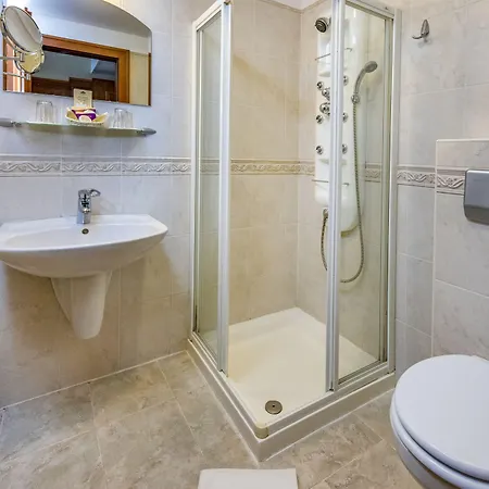 Отель Betekints Wellness 4*