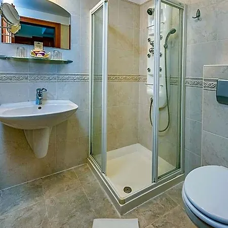 Betekints Wellness فندق 4*